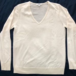 Uniqlo v-neck sweater